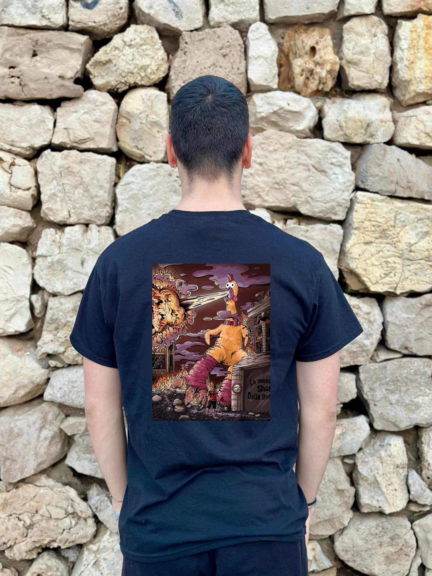 2. T-SHIRT POLLO GIGANTE