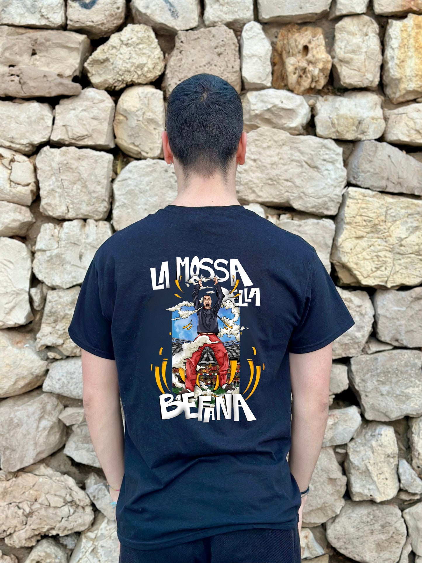 4. T-SHIRT MOSSA DELLA BEFANA
